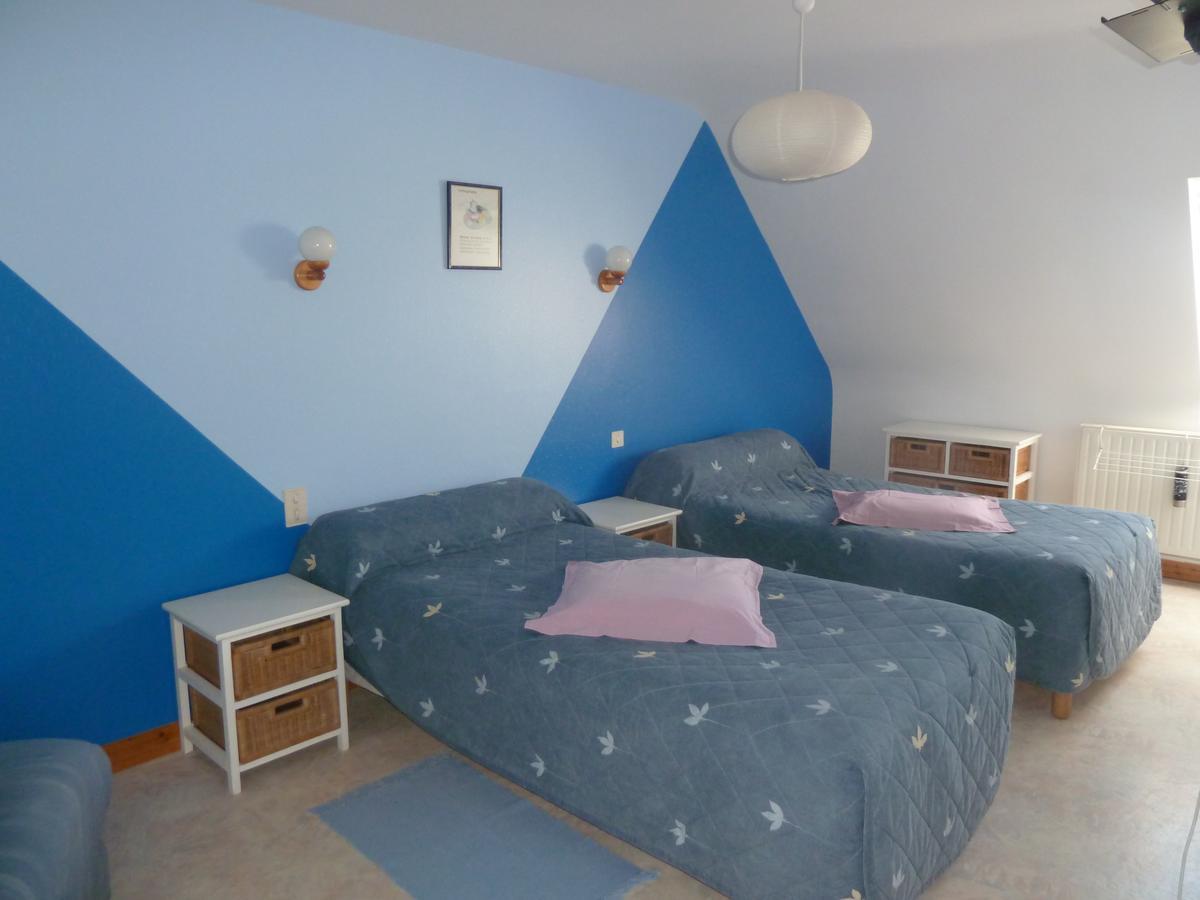 Bed and Breakfast Les Pres-Sales Courtils Экстерьер фото